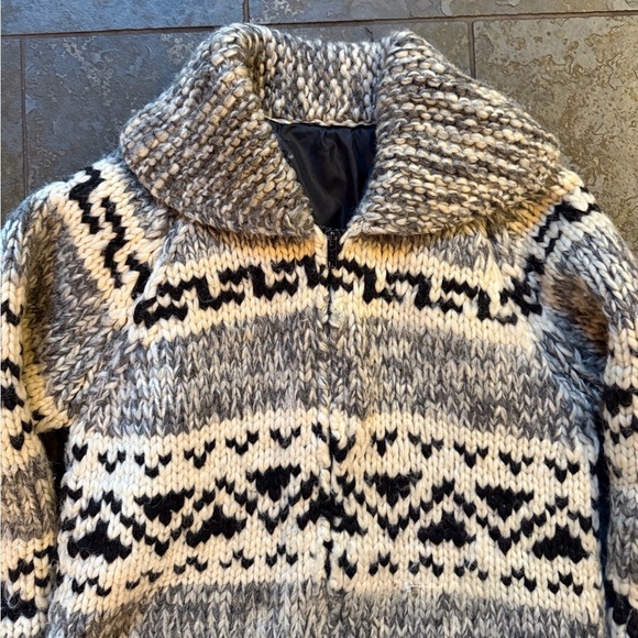 Vintage Cowichan fully lined zip front 100% Wool sweater small - Picture 2 of 7